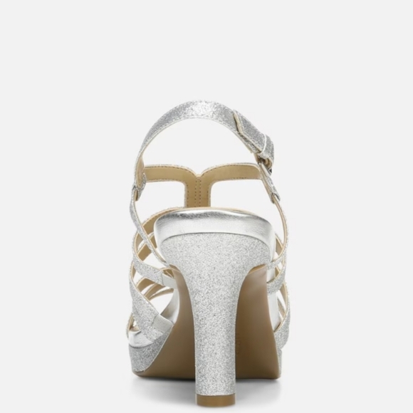 Naturalizer "Delma" Heels Sandals 9.5 Silver Metallic Like New Condition - Picture 3 of 10